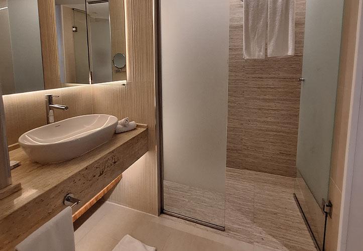 One Resort Premium
